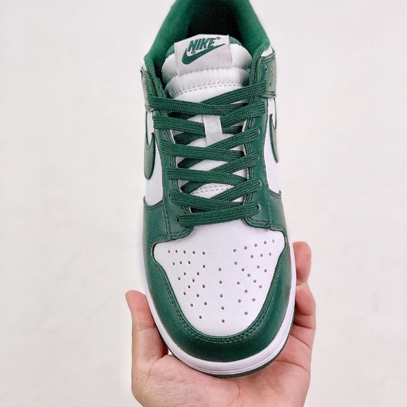 Nike Dunk Low Sneakers - Picture 4 of 9